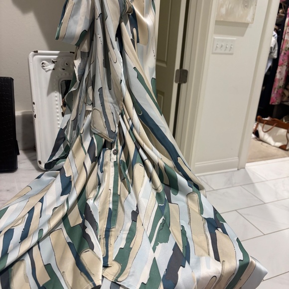 Entro Silk Collared Button Down Dress - Picture 3 of 4